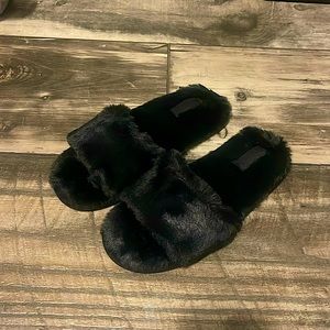 Pink VS house slippers  *New*